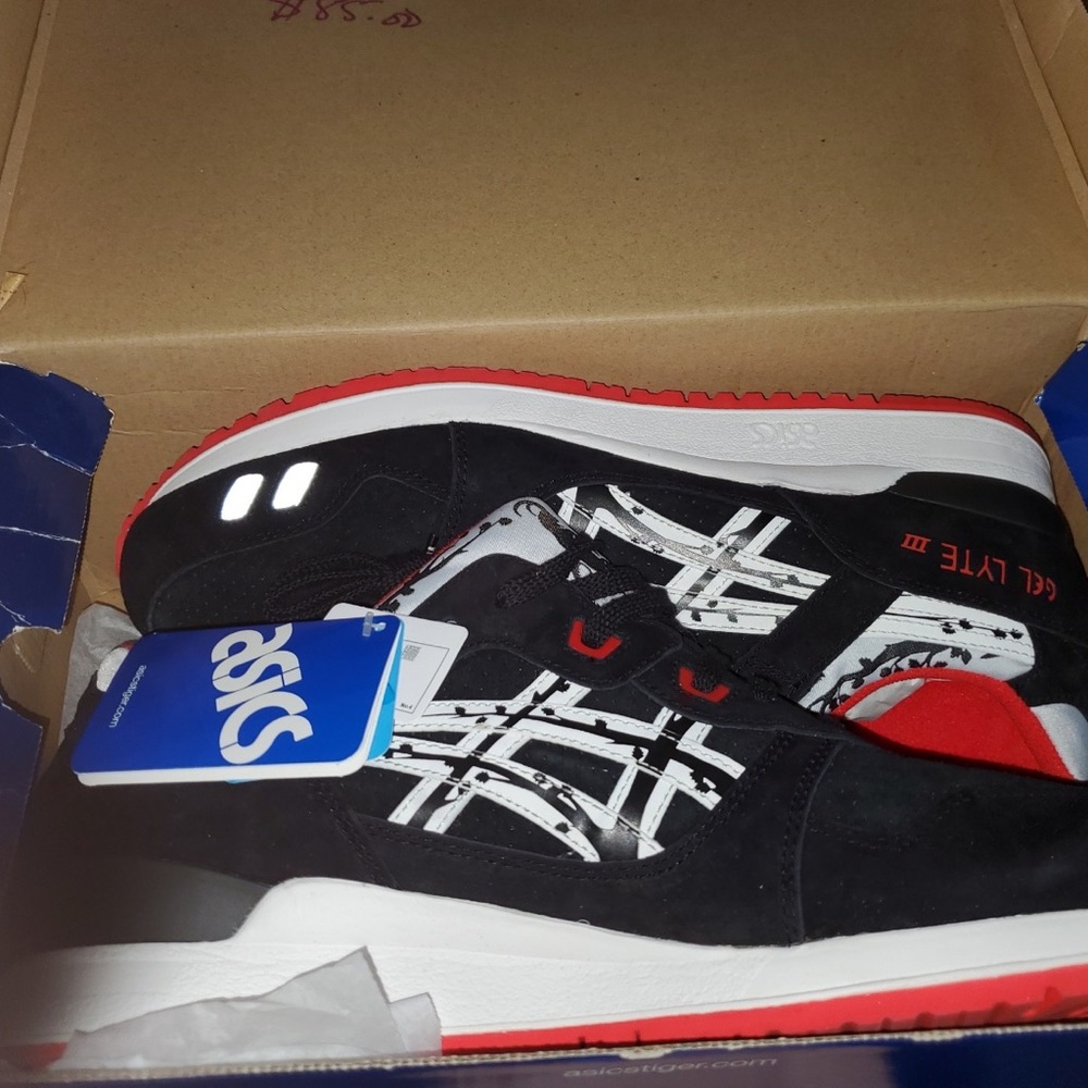 Mens new ASICS sneakers